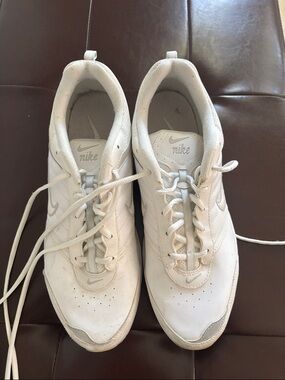 NIKE WHITE Rolling Rail Walking SNEAKERS SIZE 12. In like new condition